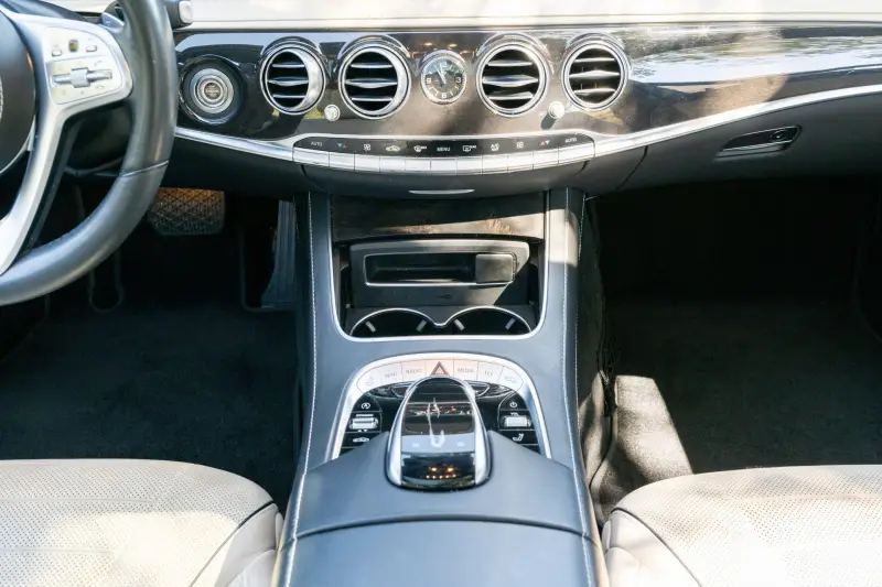 2018 Mercedes-Benz S560 photo 26