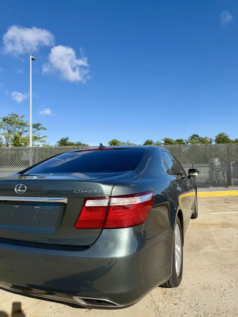 2007 Lexus LS460 photo 45