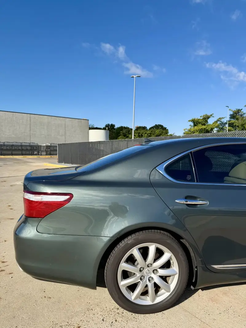 2007 Lexus LS460 photo 64
