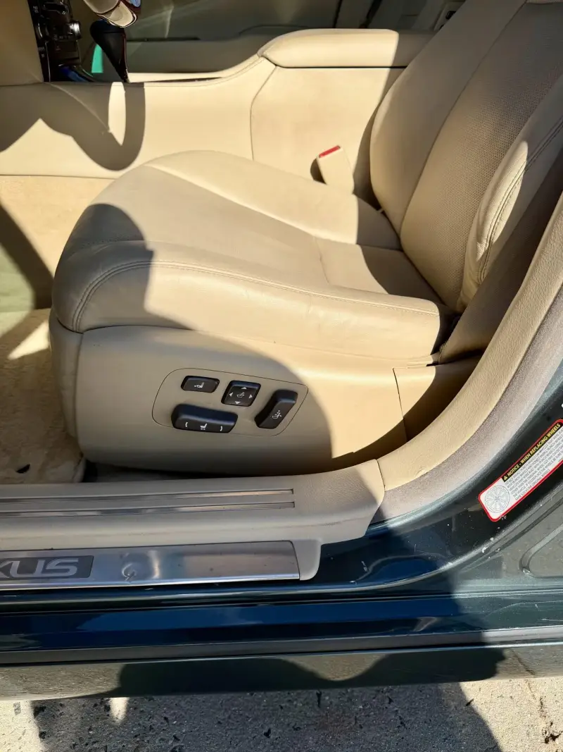 2007 Lexus LS460 photo 38