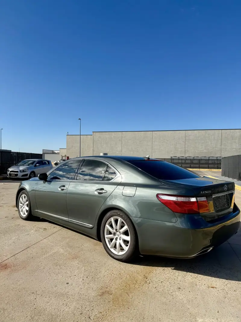 2007 Lexus LS460 photo 47