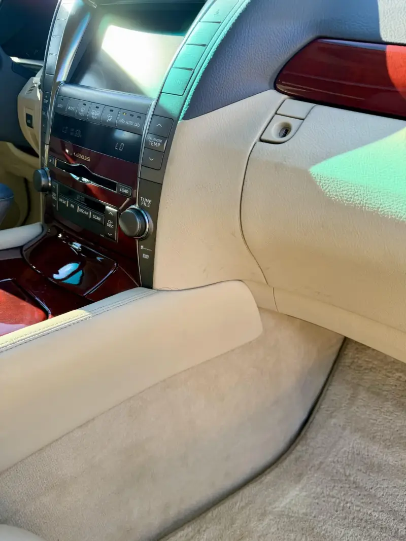 2007 Lexus LS460 photo 29