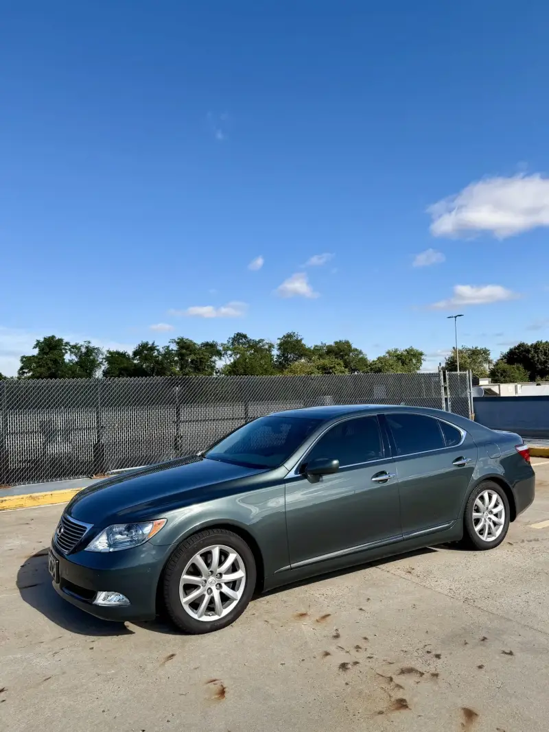 2007 Lexus LS460 photo 23