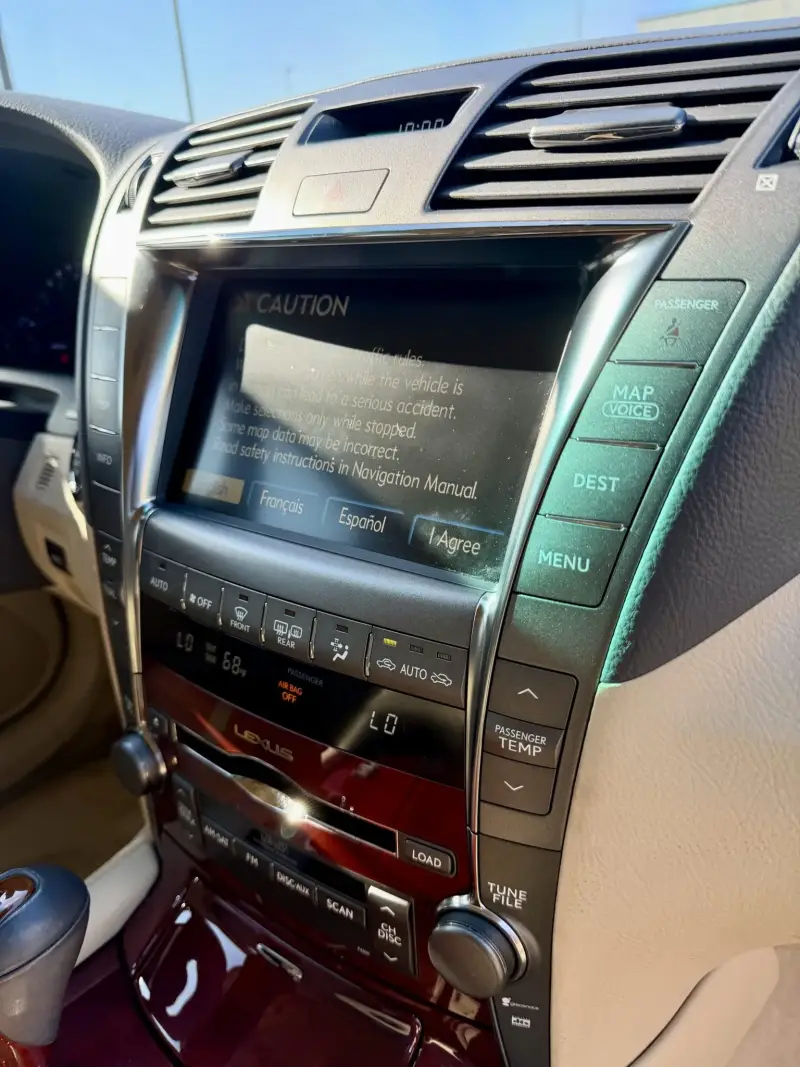 2007 Lexus LS460 photo 33