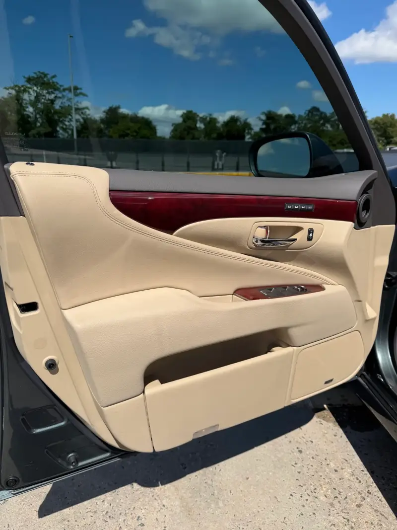 2007 Lexus LS460 photo 85