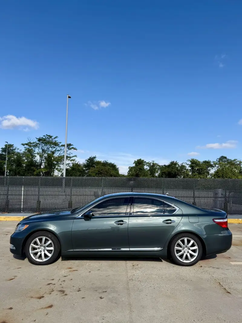 2007 Lexus LS460 photo 22